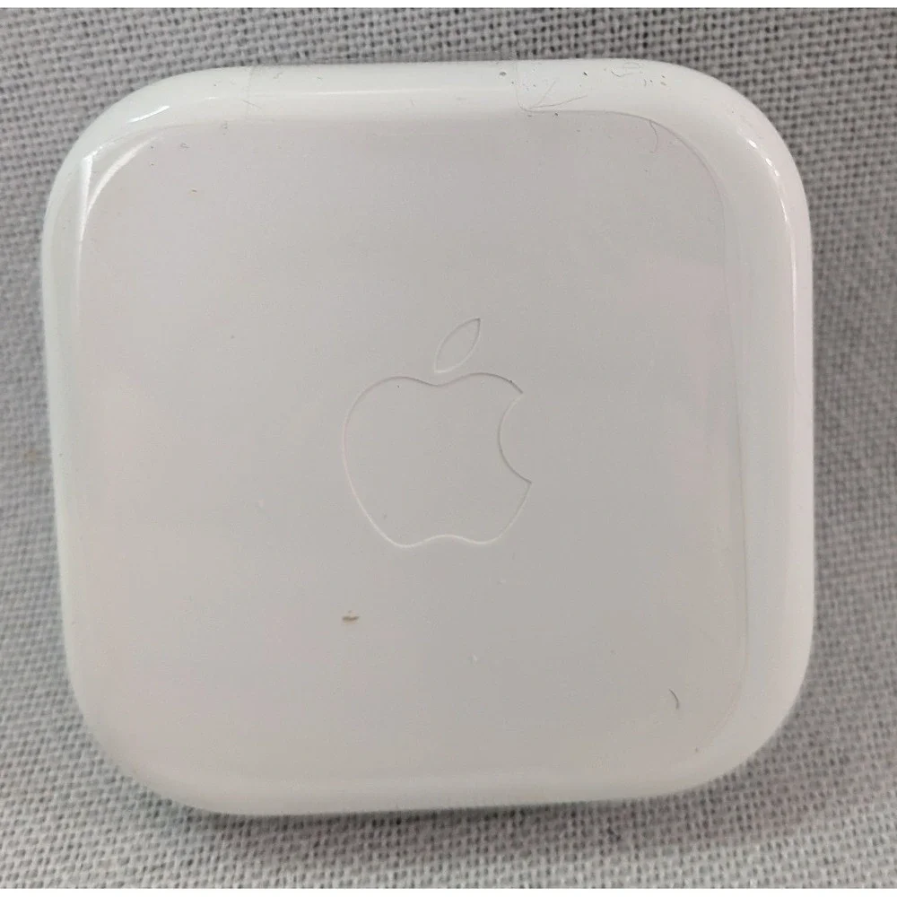 Apple EarPods 3.5mm Headphones Unisex OS White Excellent Wired Remote Mic Case